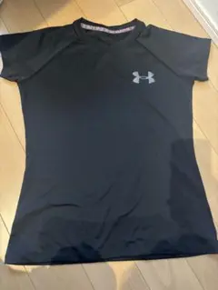 UNDER ARMOUR ブラック 半袖 Tシャツ