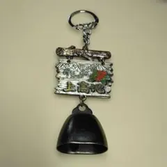 【レトロ】長野県上高地デザイン金属製キーホルダー　鈴付き