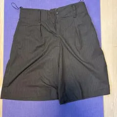 ZARA ピンストライプ ハーフパンツ グレー Sサイズのサムネイル