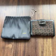 FENDI 二つ折り財布　保存袋付きのサムネイル