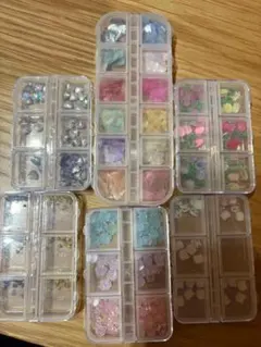 ネイルパーツまとめ売り大量 ハンドメイド パーツ ストーン ビーズ ホログラム