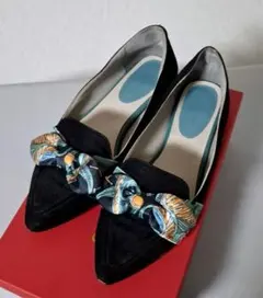 オリエンタルトラフィック　リボン付き黒スエードフラットシューズ