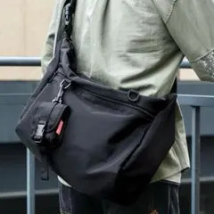 多機能 ショルダーバッグ ブラック大容量 軽量 ナイロン 斜めがけ メンズ