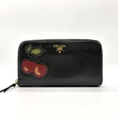 プラダ　PRADA ラウンドジップ　長財布　黒　サフィアーノレザー　チェリーのサムネイル
