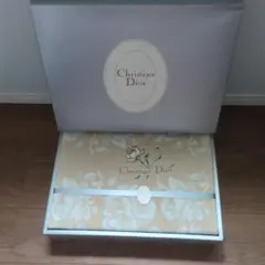 Christian Dior ブランケット 花柄 刺繍入り