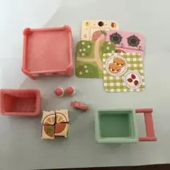 ミニチュア 小物 まとめ売り シルバニアファミリー　いちごのナーサリールーム