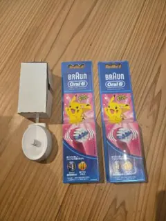 Braun Oral-B ピカチュウ 子供用替えブラシ2本入り×2・充電器セットのサムネイル
