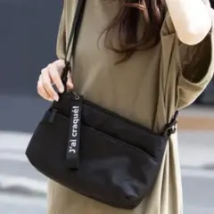 J'ai craqué! ブラックショルダーバッグ