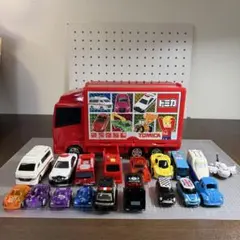 トミカ 運ぶよ！トラック キラピカVer. ミニカー18台 収納ケース 大量のサムネイル