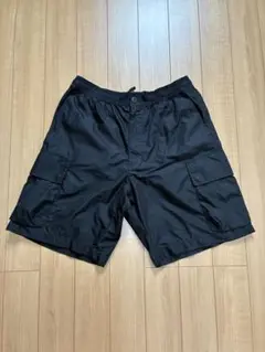 UNIQLO ユニクロ カーゴショートパンツ ブラック Mサイズのサムネイル