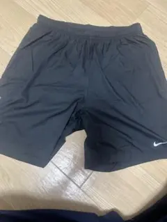 Nike 黒 ショートパンツ　ランニングパンツ