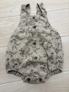 mimi market(ミミマーケット) フラワープリント ベージュロンパース