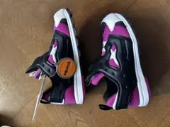 Reebok ブラック/ピンク スニーカー