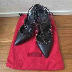 VALENTINO GARAVANI ロックスタッズ パンプス黒　サイズ37.5のサムネイル