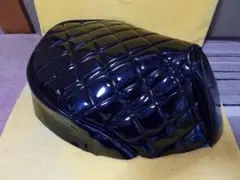 日祝限定価格　アドレスV125/G 　エナメルシート　業者張替　おまけ付　送料込 スズキ アドレスV125/G用 ダイヤカット 黒 エナメル シート本体