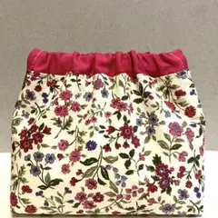 ハンドメイド　バネ口ポーチ(北欧柄風小花模様赤花系)