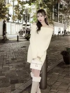 Cherimi アイボリー ニットワンピース オフショルダー