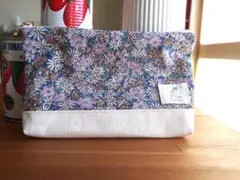 小さな花柄のフラットポーチ（ピンク）