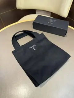 箱付きプラダノベルティ エコバッグ キャンバス efwbのサムネイル
