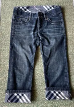 バーバリー ブルーレーベルデニムパンツ　七分丈24サイズ