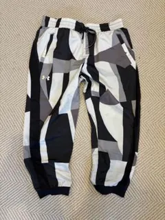 【美品】UNDER ARMOUR クロスウォーターパンツ レディースMD ヨガ