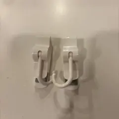ホワイト 吸盤フック ダブルフック　ゴミ袋ホルダー
