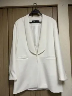 ZARAホワイトタキシードロングブレザースペイン製Ｌサイズ未使用(部難あり)