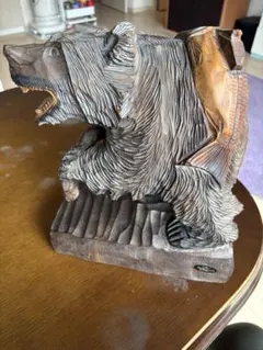 木製クマの彫刻置物 2体 - メルカリ