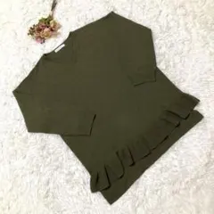 セブンデイズサンデイ 【F】 チュニック丈 Vネックセーター フリル カーキのサムネイル