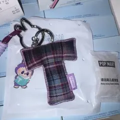 ラブブ　Pin for Love イニシャルキーリングT