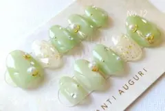 【現品】ピスタチオグリーン×パール ボタニカルニュアンス 淡色 ネイルチップ