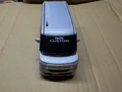ダイハツ Tanto Custom シルバーミニカーのサムネイル