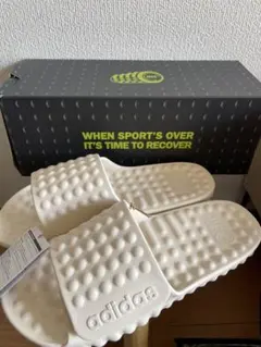 adidas リカバリーサンダル JQ8057 ホワイト