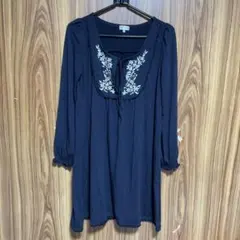 vert dense 刺繍入りネイビー長袖チュニックのサムネイル