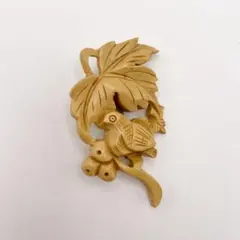 木製 鳥と葉のブローチ　ヴィンテージ