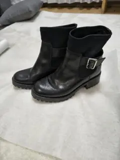 サイドゴアブーツ 黒 レザー バックル付き