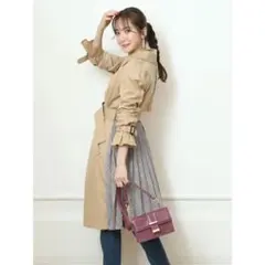 プリーツトレンチコート