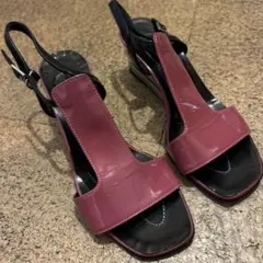 OTA SHOE GALLERY サンダル エナメル調 ピンク ブラックのサムネイル