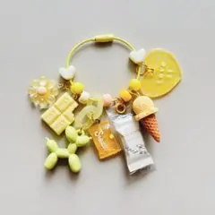シャカシャカキーホルダー　レモン レモンシャカシャカキーホルダー - メルカリ