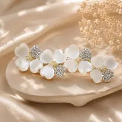 フラワー バレッタ ビジュー ゴールド 上品 ヘアアクセ 髪留め 結婚式 軽量のサムネイル