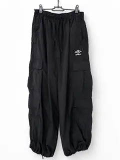 【美品】UMBRO ナイロンカーゴパンツ ブラック L