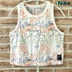 Nikeスポーツウェア　タンクトップ　ヨガ、ピラティス、ジム、フィットネス