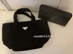 PRADA プラダ ノベルティ　最新ロゴプレート付き トートバッグ 箱付き