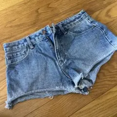 FOREVER 21 デニムショートパンツ 26インチのサムネイル