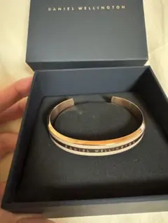 DANIEL WELLINGTON バングル ギフトボックス付きのサムネイル