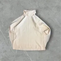 【美品】UNIQLO ユニクロ スフレヤーン風 タートルネックニットオフホワイトのサムネイル