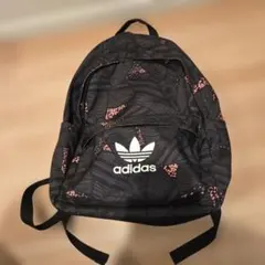 adidas アディダス　リュック／バックパック オリジナルス　総柄デザイン