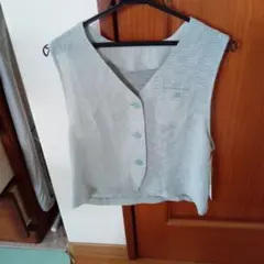 ボタン付きベスト　タグ付き