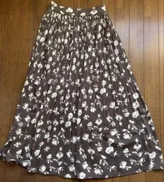 美品　イング　花柄フレアスカート ブラウン