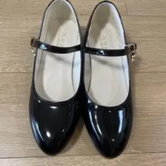 ブラックエナメルシューズ